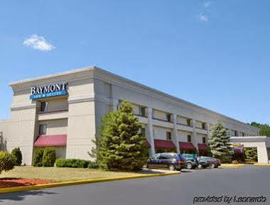 Baymont By Wyndham St. Joseph/Stevensville Exterior foto