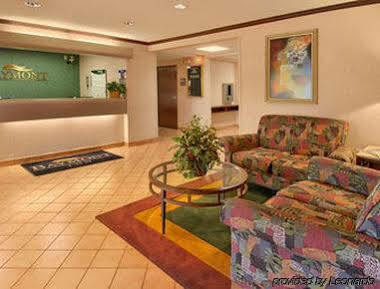 Baymont By Wyndham St. Joseph/Stevensville Exterior foto